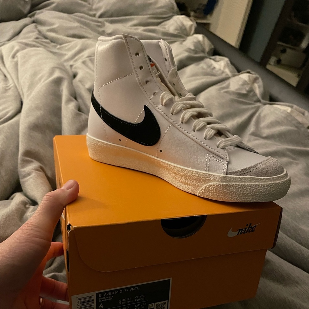 size 5.5 blazers never worn
